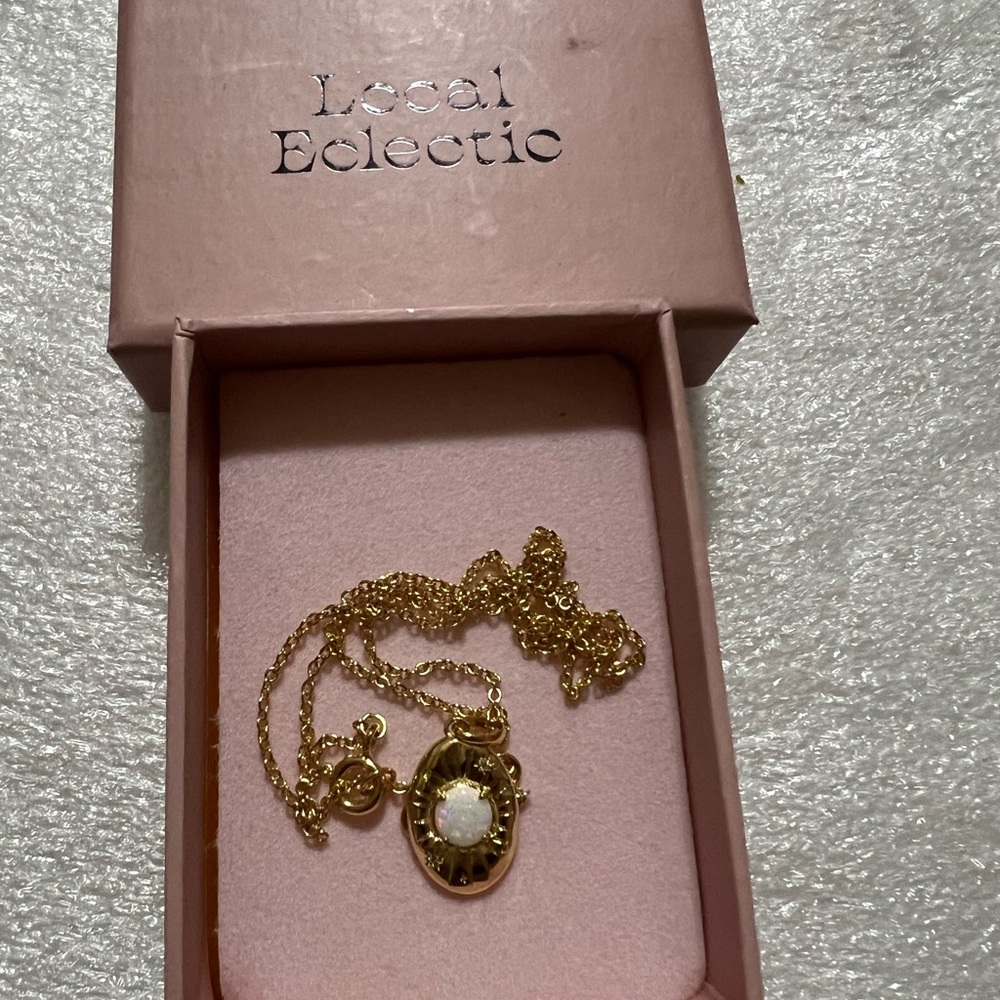 Local Electric Gold with Opal beautiful Necklace NIOB - Picture 15 of 16